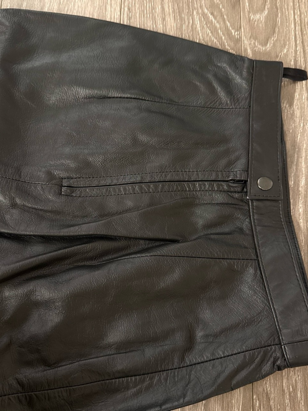 WILSONS LEATHER Black Leather Pencil Skirt - Women's - Picture 2 of 5